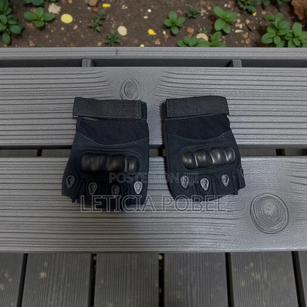 Black Tactical Half-finger Gloves With Knuckle Protection photo 2