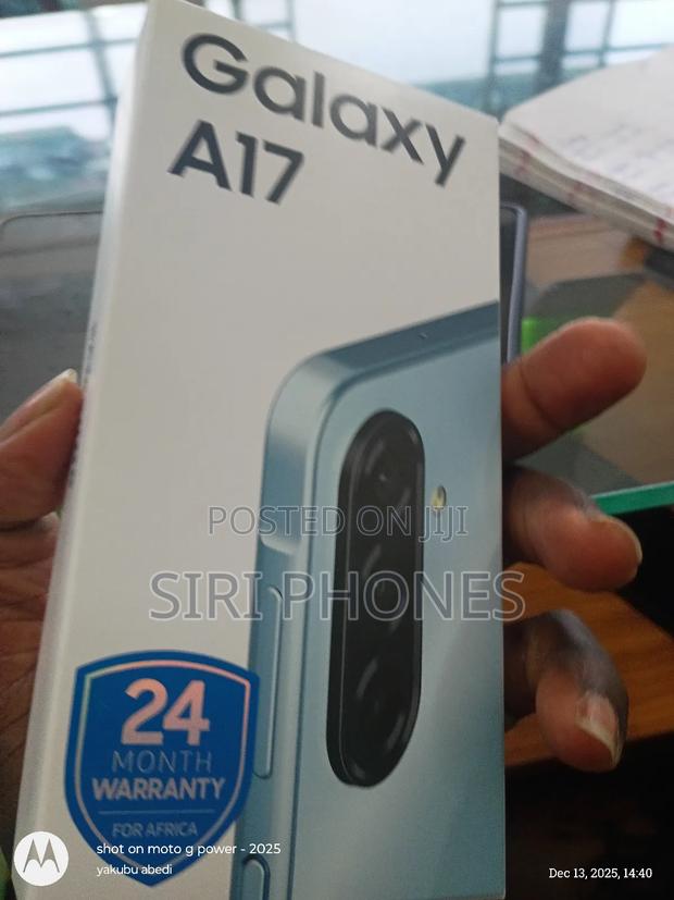 New Samsung Galaxy A17 5G 128 GB Blue photo 3