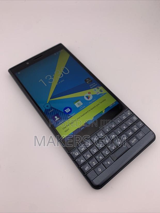 BlackBerry KEY2 64 GB Black photo 2