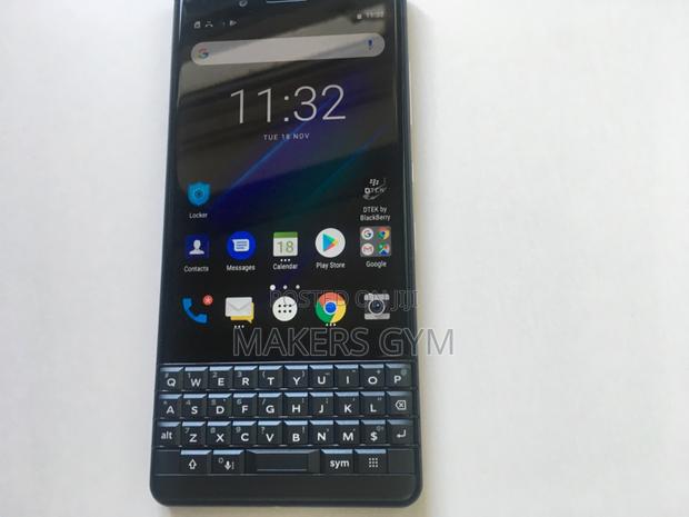 BlackBerry KEY2 64 GB Black photo 3