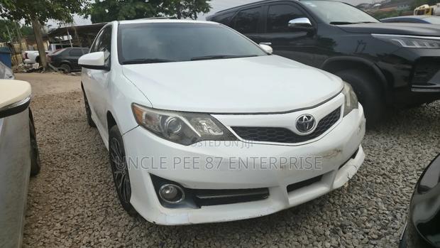 Toyota Camry XLE 4dr Sedan (2.5L 4cyl 6A) 2014 White