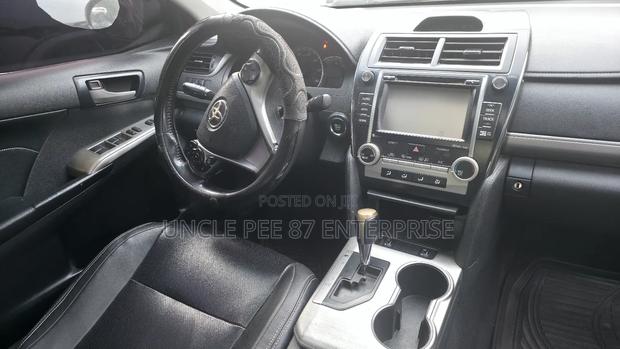 Toyota Camry XLE 4dr Sedan (2.5L 4cyl 6A) 2014 White photo 5