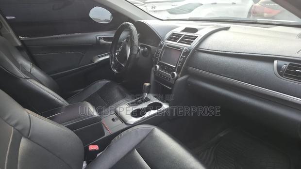 Toyota Camry XLE 4dr Sedan (2.5L 4cyl 6A) 2014 White photo 7