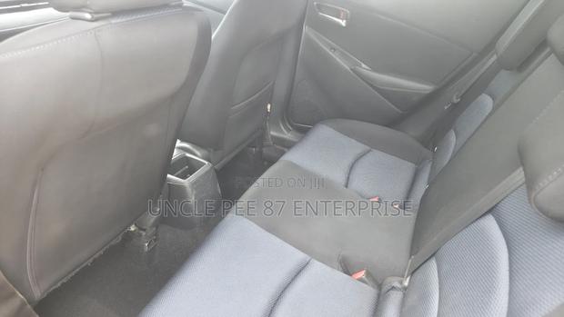Toyota Yaris iA 1.5 FWD 2018 Silver photo 2