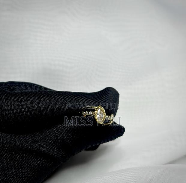 Golden Vow Promise Ring. Size 6 and 8 · Photo 4