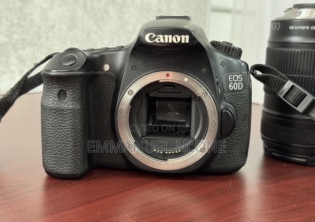 Canon Eos 60d and 18-135mm Lens photo 2