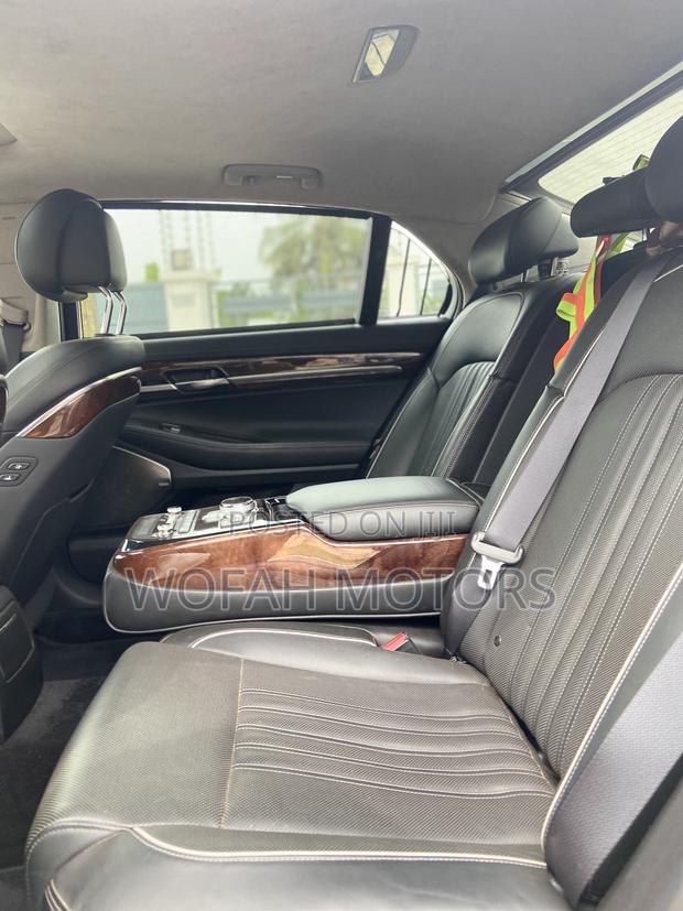 Genesis G90 2017 Silver