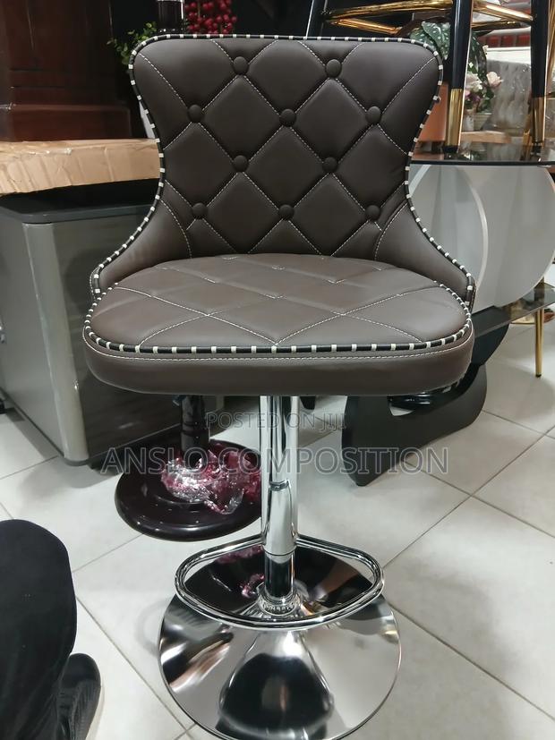 Finest Bar Stool · Photo 2