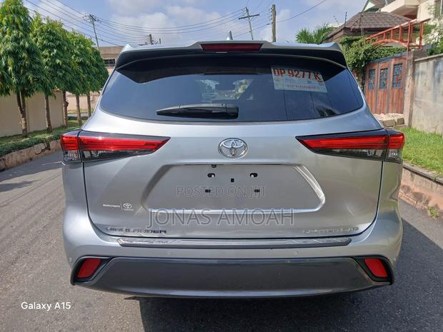 Toyota Highlander XSE AWD 2023 Silver
