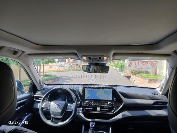 Toyota Highlander XSE AWD 2023 Silver