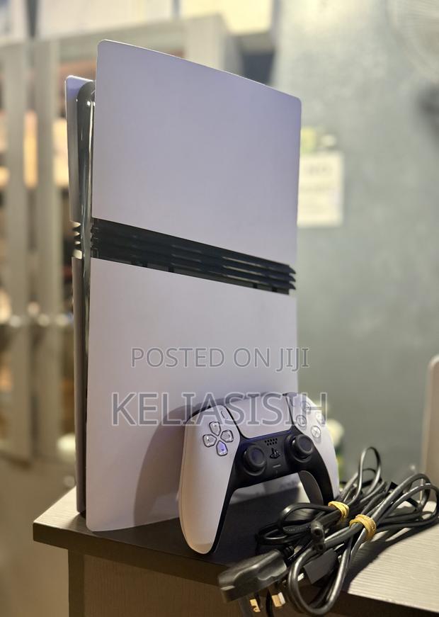 PlayStation 5 Pro · Photo 1