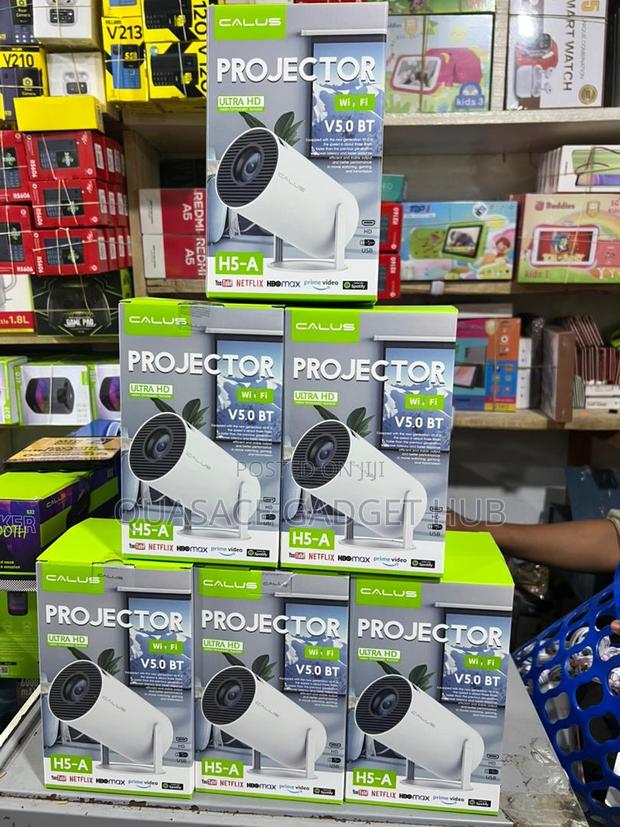 Smart Calus Mini Projector photo 3