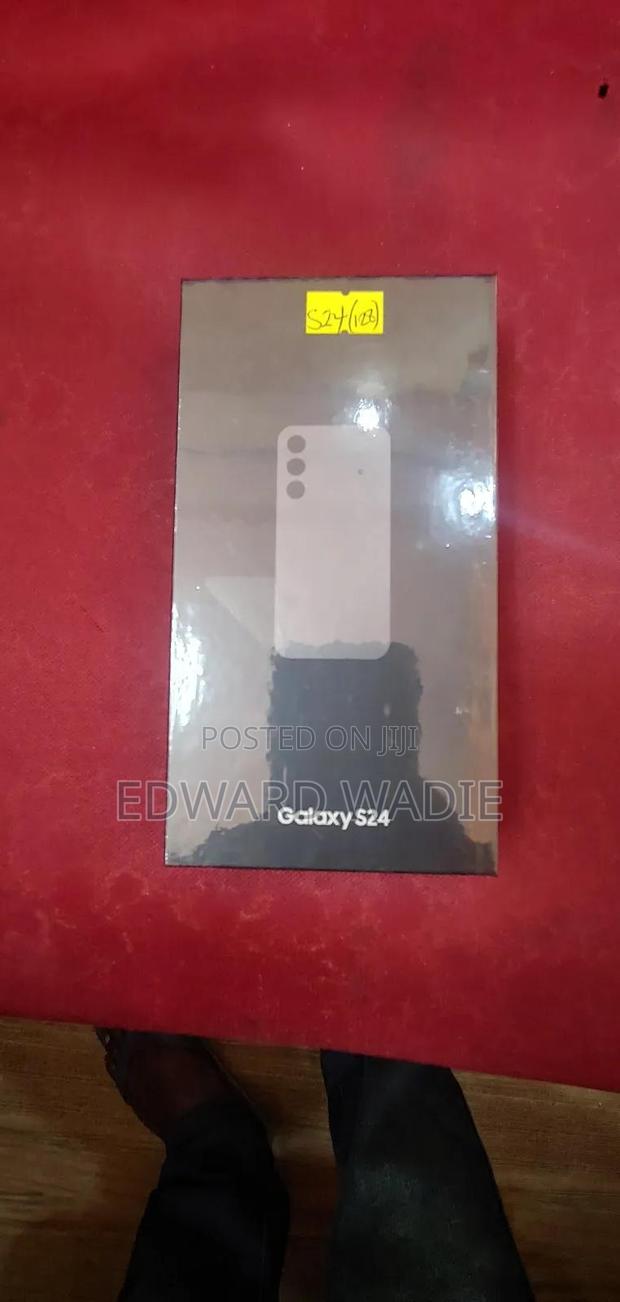 New Samsung Galaxy S24 256 GB Black · Photo 4