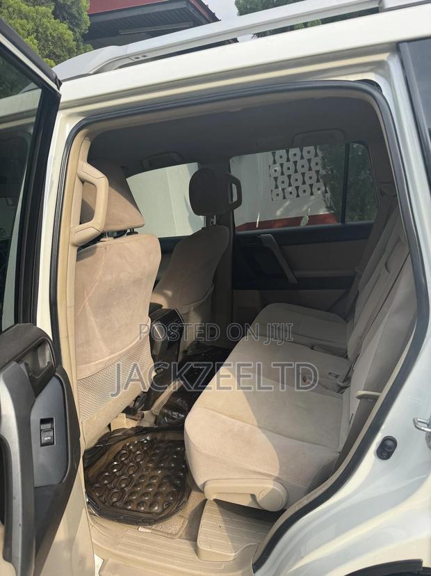 Toyota Land Cruiser Prado 2.7 i 2011 White