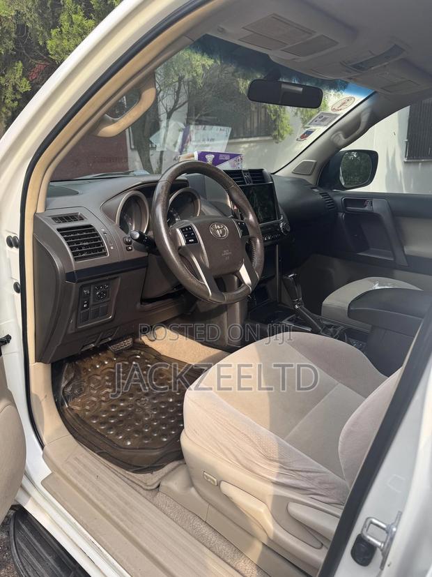 Toyota Land Cruiser Prado 2.7 i 2011 White