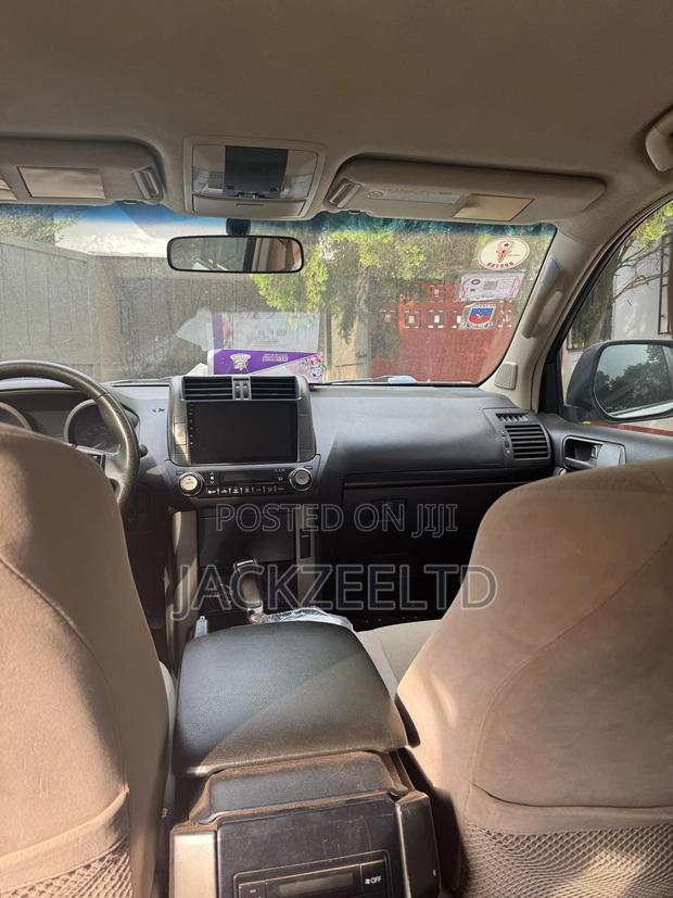 Toyota Land Cruiser Prado 2.7 i 2011 White