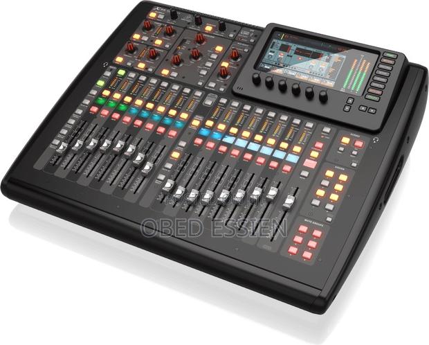 Behringer X32 Mixer Board · Photo 4