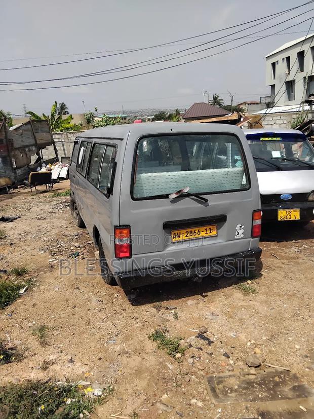 Nissan Caravan (Urvan) 2010 Silver photo 3