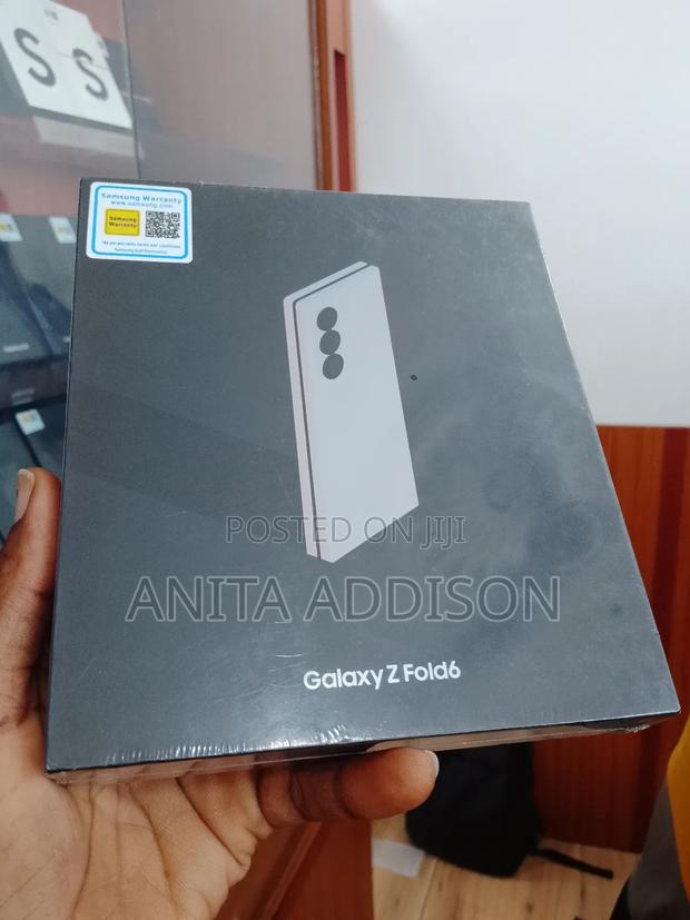 New Samsung Galaxy Z Fold6 256 GB Blue · Photo 4