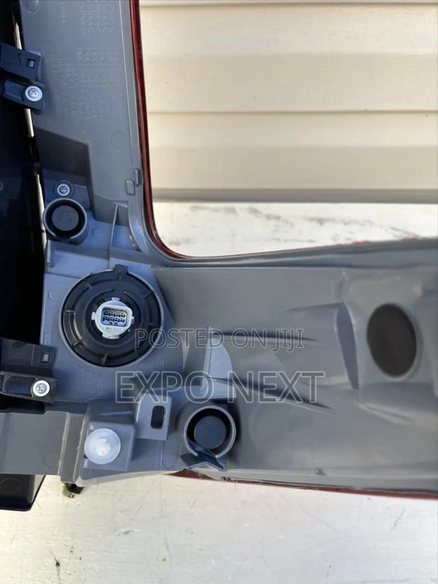 2017–2022 Honda Cr-v Left Driver Side Outer Tail Light Lamp photo 5