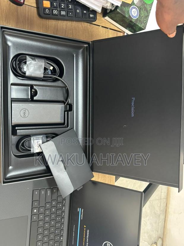 New Laptop Dell Precision 5570 32GB Intel Core I7 SSD 512GB