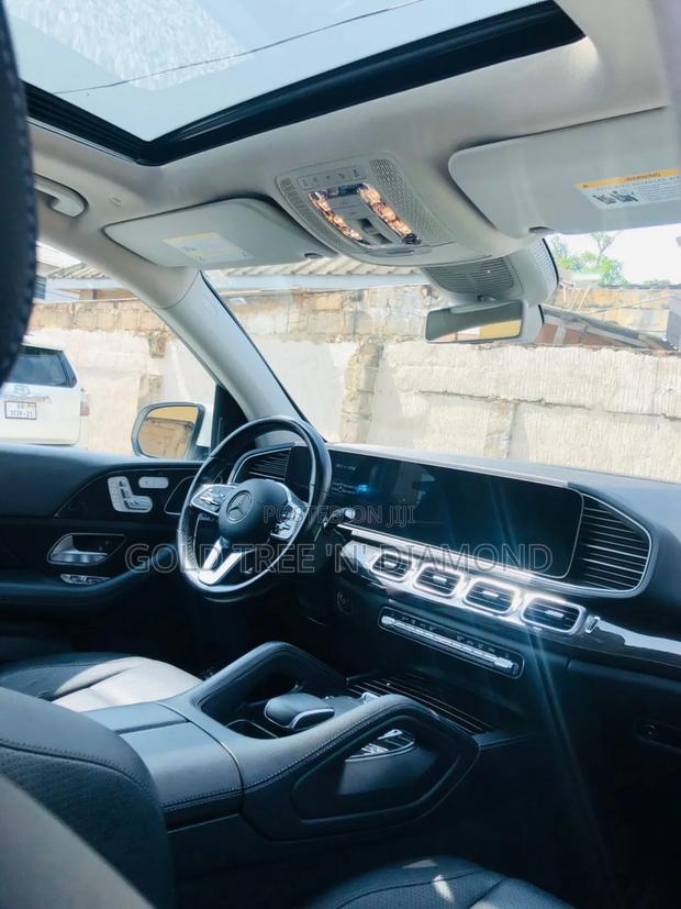 Mercedes-Benz GLE-Class 2020 White photo 3