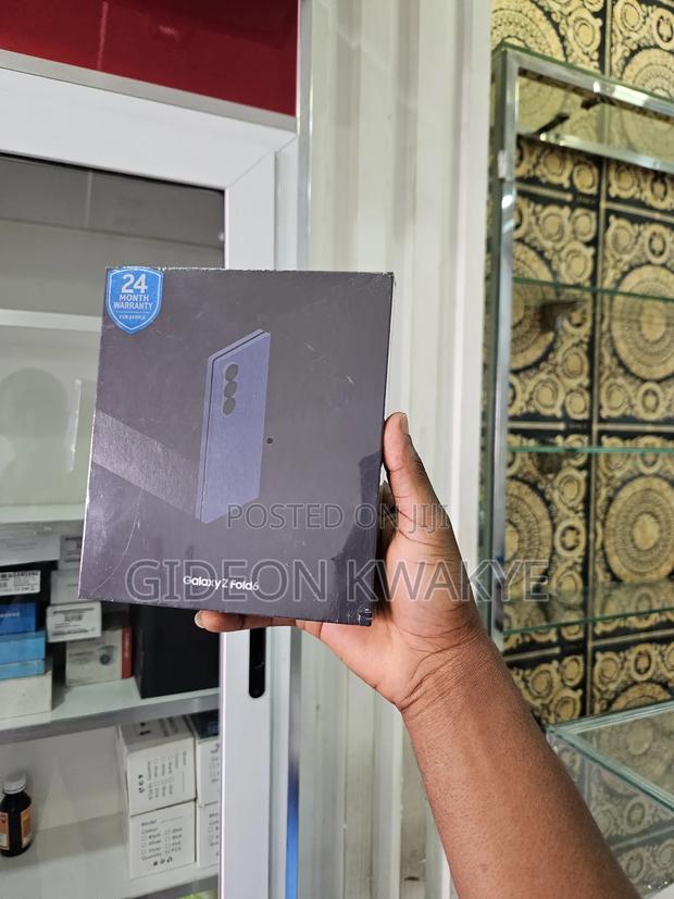 New Samsung Galaxy Z Fold6 256 GB Blue · Photo 2