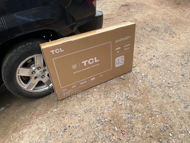 TCL 43” Streamcore Smart Television · Photo 4