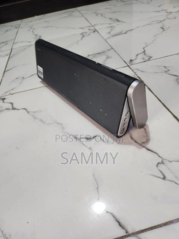 Sony SRS-Btx300 Bluetooth Speaker · Photo 2