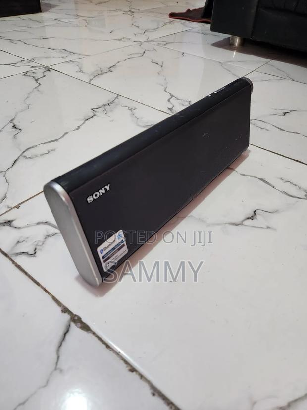 Sony SRS-Btx300 Bluetooth Speaker · Photo 1