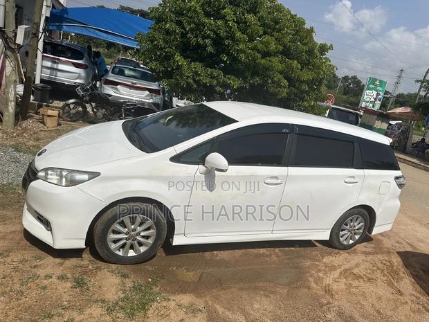 Toyota Wish 2013 White