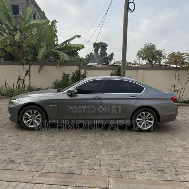 BMW 523i 2013 Gray