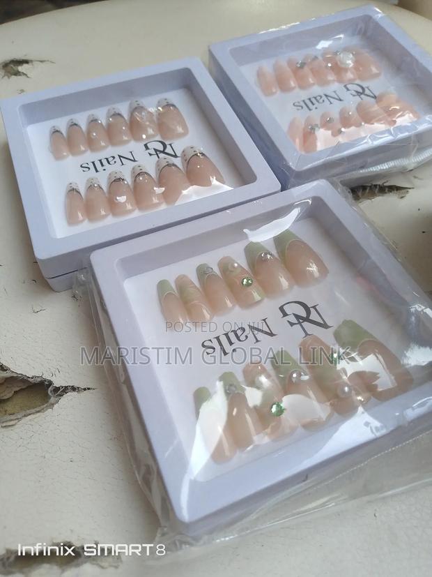 Designed Ng Nails (Finger) photo 3