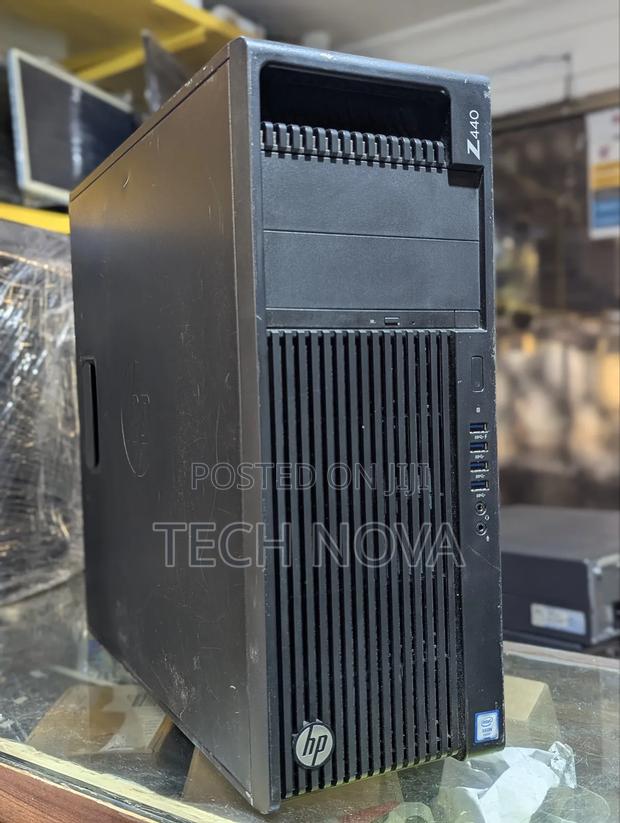 Desktop Computer HP Z440 16GB Intel Xeon SSD 256GB