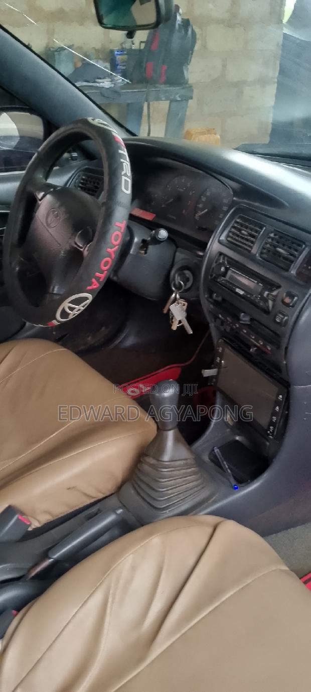 Toyota Corolla Hatchback 2000 Blue