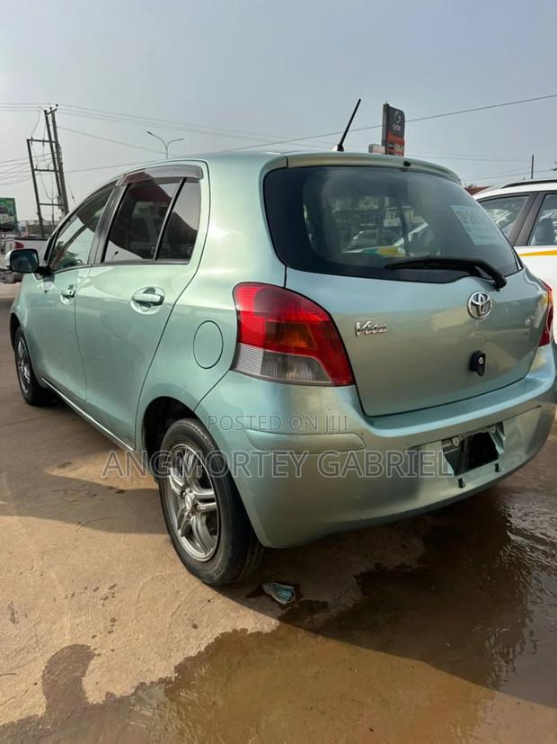 Toyota Vitz 2010 Green