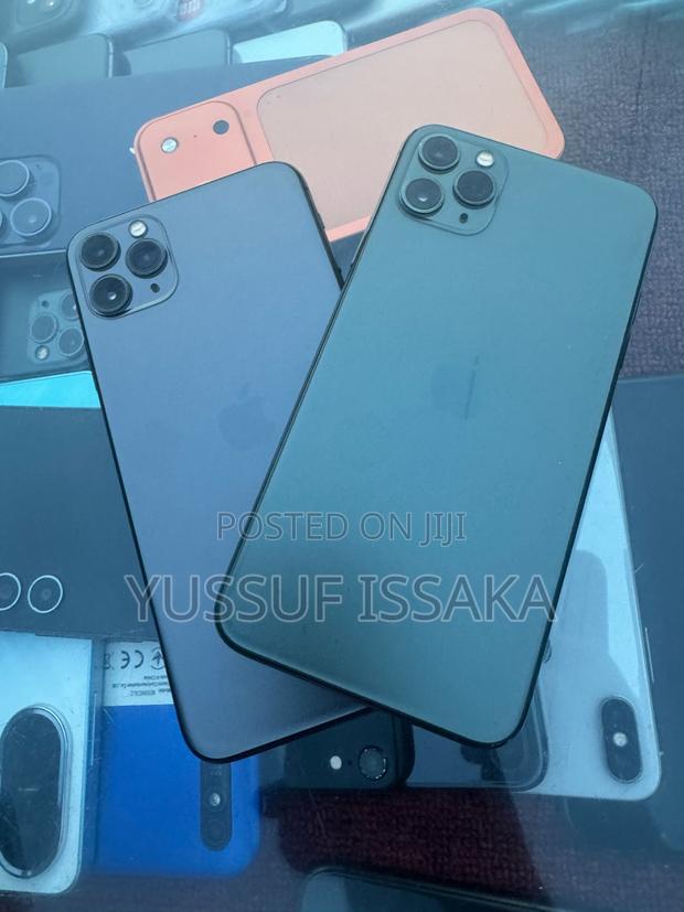 Apple iPhone 11 Pro Max 256 GB Gray photo 2