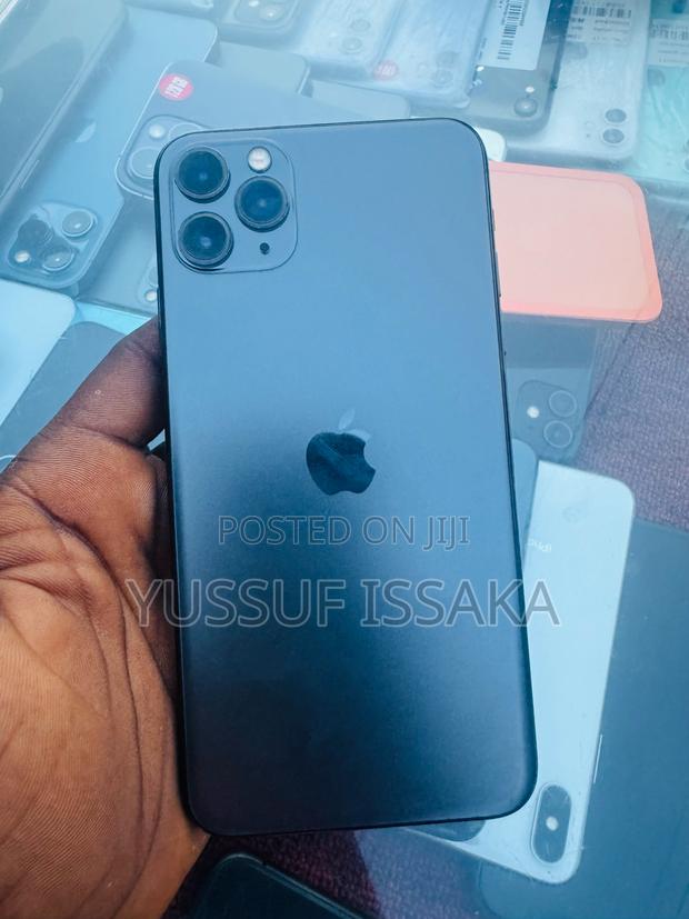 Apple iPhone 11 Pro Max 256 GB Gray photo 3