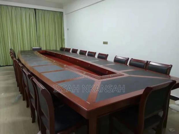 20 Sitter Wood Conference Table · Photo 4