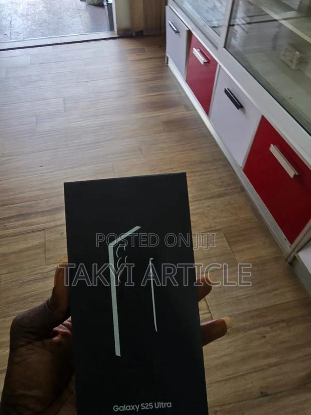 New Samsung Galaxy S25 Ultra 512 GB Black · Photo 3