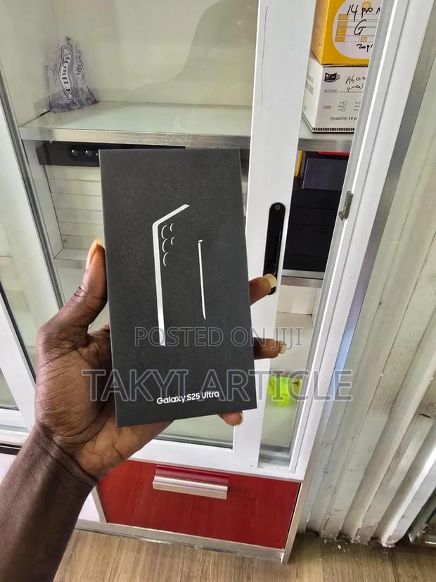 New Samsung Galaxy S25 Ultra 512 GB Black · Photo 4