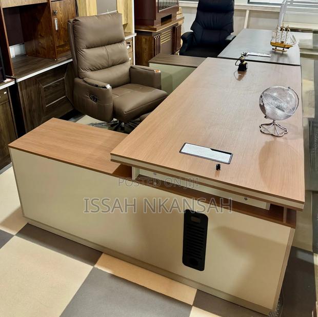 Executive Office Desk · Photo 4