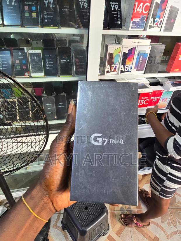New LG G7 ThinQ 64 GB Black · Photo 3