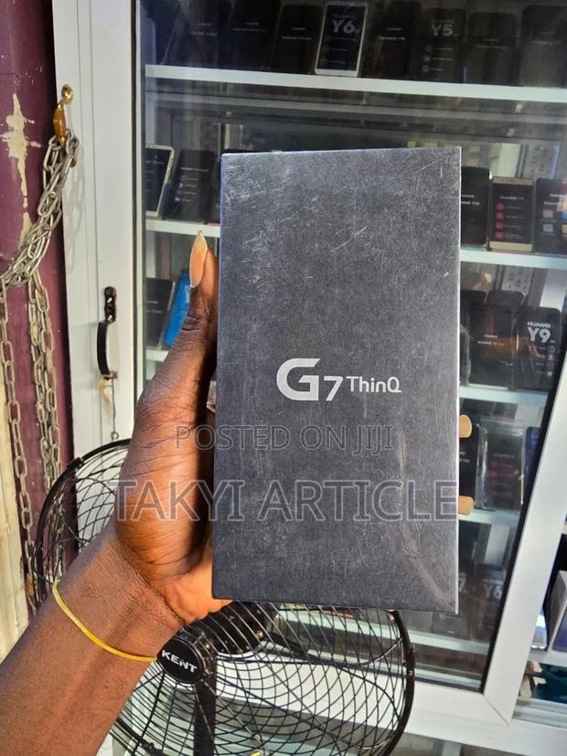 New LG G7 ThinQ 64 GB Black · Photo 4