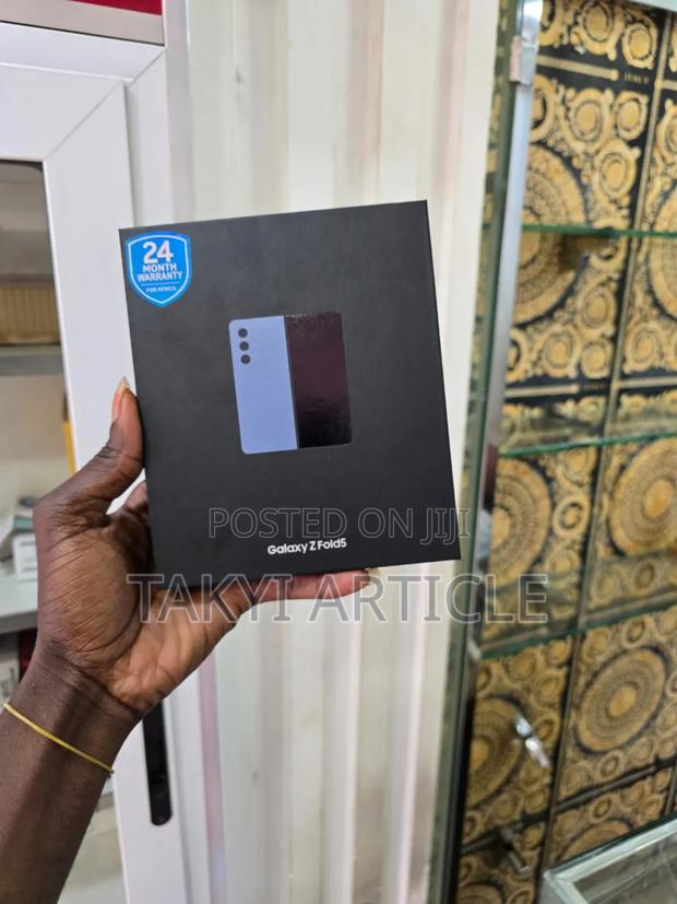 New Samsung Galaxy Z Fold 5 512 GB Black · Photo 4