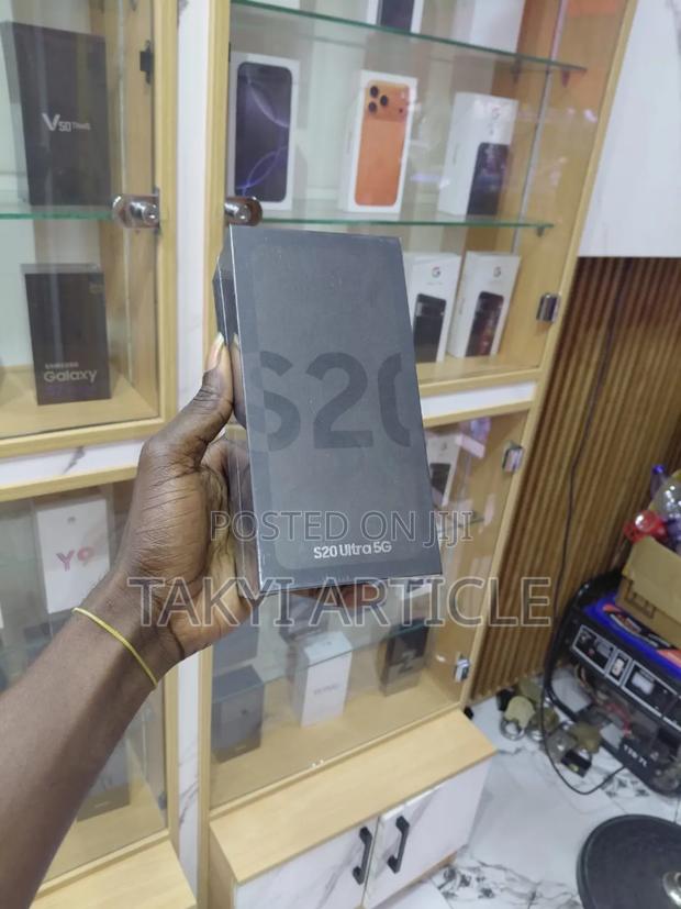 New Samsung Galaxy S20 Ultra 5G 256 GB Black · Photo 4