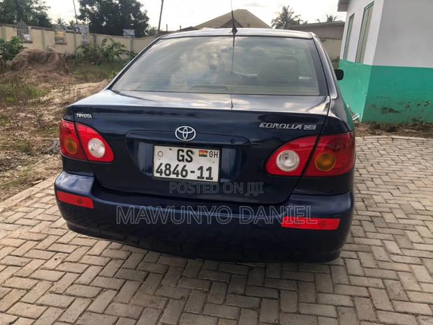 Toyota Corolla LE (1.8L 4cyl 2A) 2018 Blue