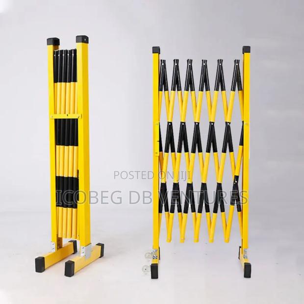 Expandable Fiber Barricade With Wheels/ Fence/Barrier photo 5
