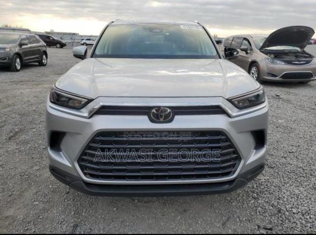 Toyota Grand Highlander 2024 Silver