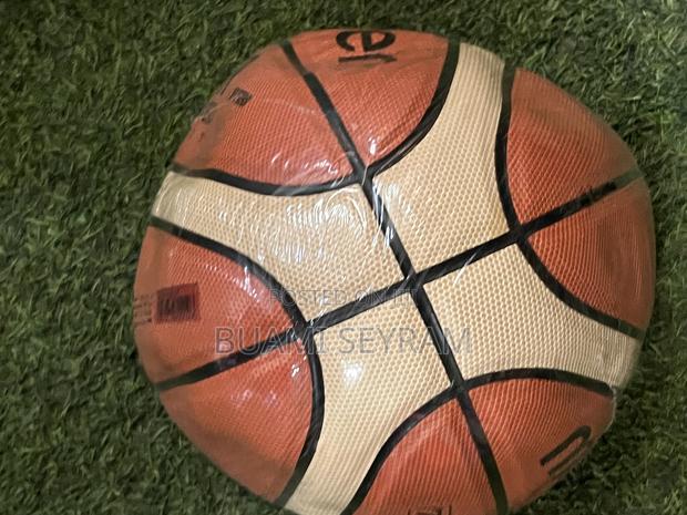 Molten Basketball · Photo 4